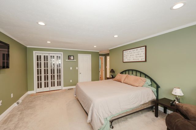 3 Tracey Avenue, Nashua, NH 03063