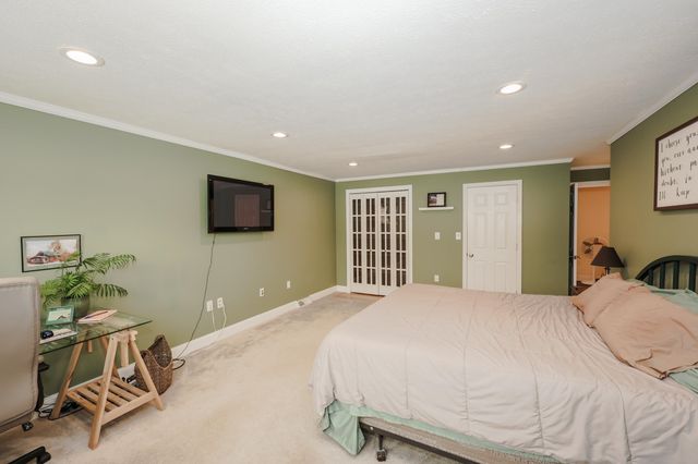 3 Tracey Avenue, Nashua, NH 03063