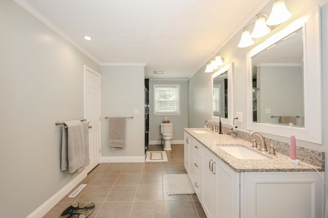 3 Tracey Avenue, Nashua, NH 03063