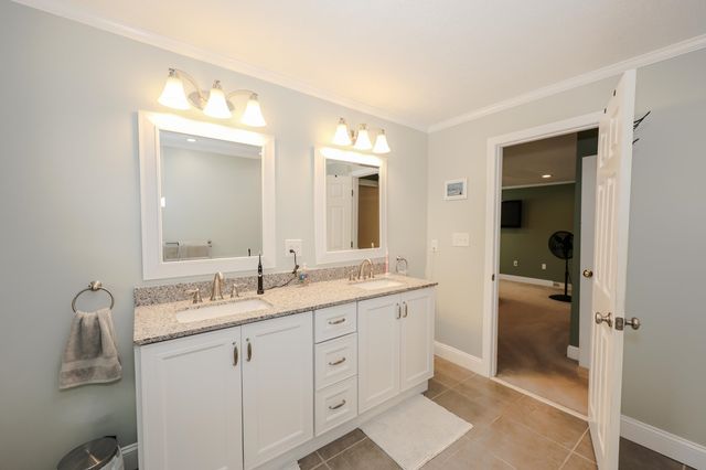 3 Tracey Avenue, Nashua, NH 03063