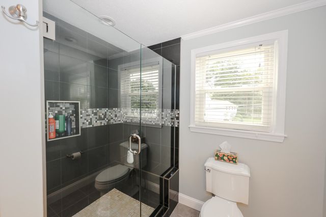 3 Tracey Avenue, Nashua, NH 03063