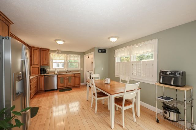 3 Tracey Avenue, Nashua, NH 03063