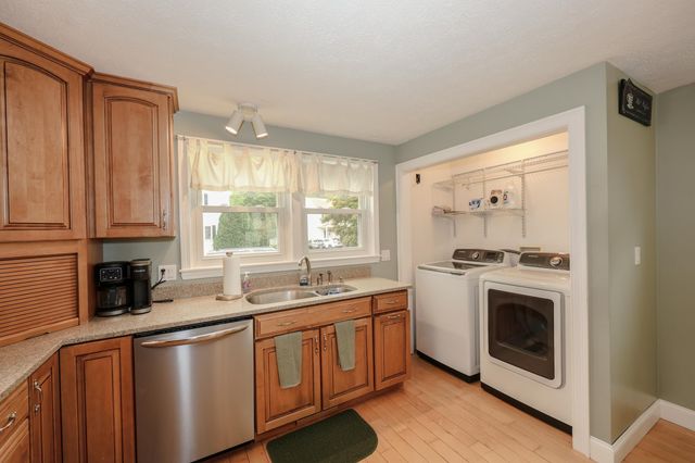 3 Tracey Avenue, Nashua, NH 03063