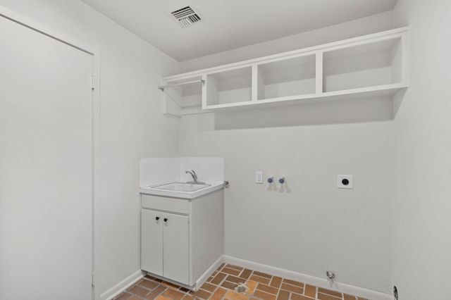 365 Piney Point Road, Houston, TX 77024