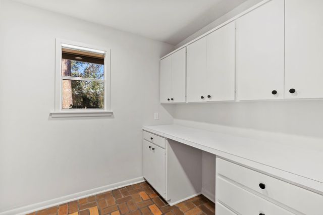 365 Piney Point Road, Houston, TX 77024