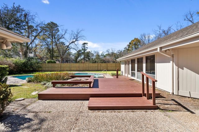 365 Piney Point Road, Houston, TX 77024