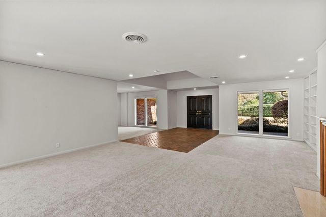 365 Piney Point Road, Houston, TX 77024