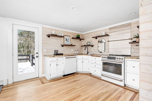 50 Clifford Rd, Plymouth, MA 02360