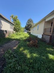 8623 S Marquette Avenue, Chicago, IL 60617