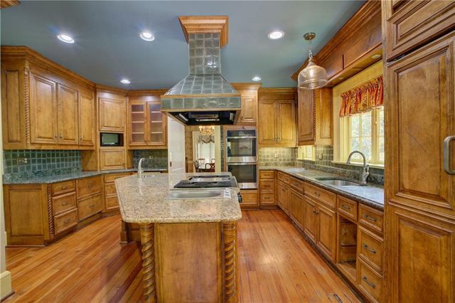 205 Sherwood Rd, Rome, GA 30165