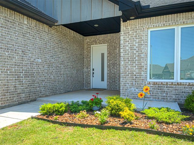 15401 Jasper Lane, Edmond, OK 73013