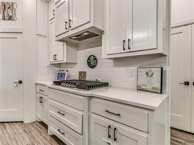 15401 Jasper Lane, Edmond, OK 73013