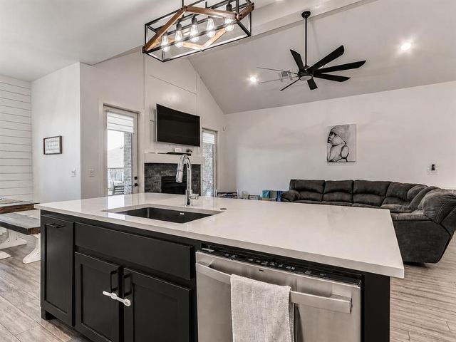 15401 Jasper Lane, Edmond, OK 73013