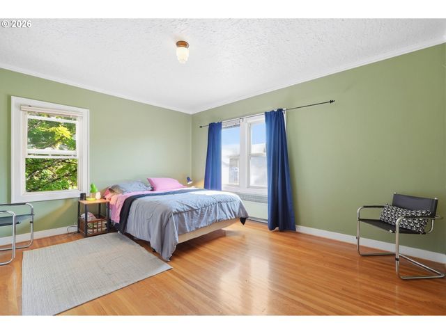 2953 Se HAWTHORNE Blvd, Portland, OR 97214