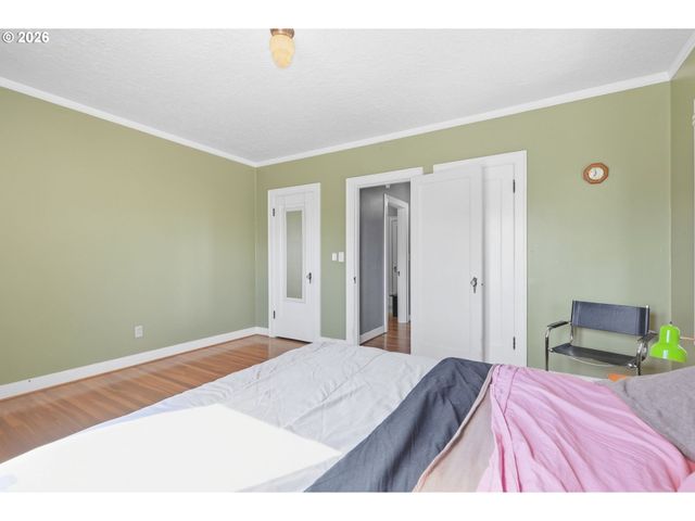 2953 Se HAWTHORNE Blvd, Portland, OR 97214