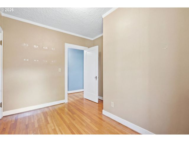 2953 Se HAWTHORNE Blvd, Portland, OR 97214