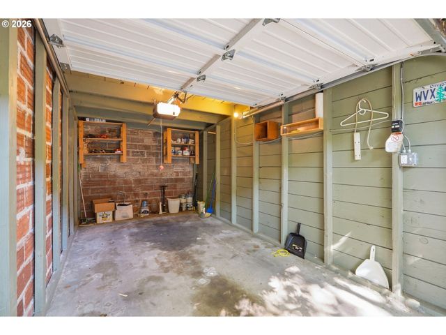 2953 Se HAWTHORNE Blvd, Portland, OR 97214