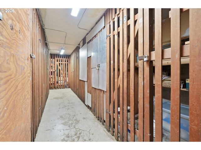 2953 Se HAWTHORNE Blvd, Portland, OR 97214