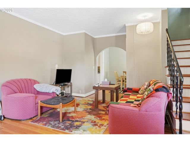 2953 Se HAWTHORNE Blvd, Portland, OR 97214