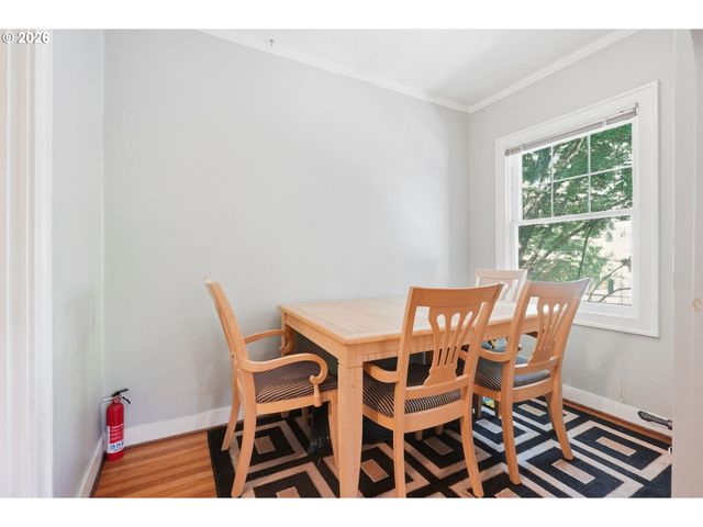 2953 Se HAWTHORNE Blvd, Portland, OR 97214