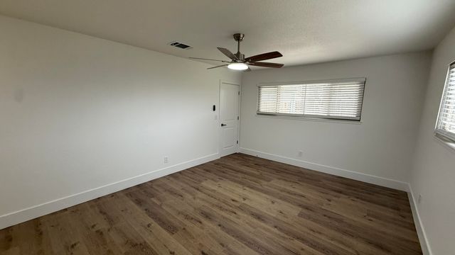 2329 Michael Circle, Hanford, CA 93230