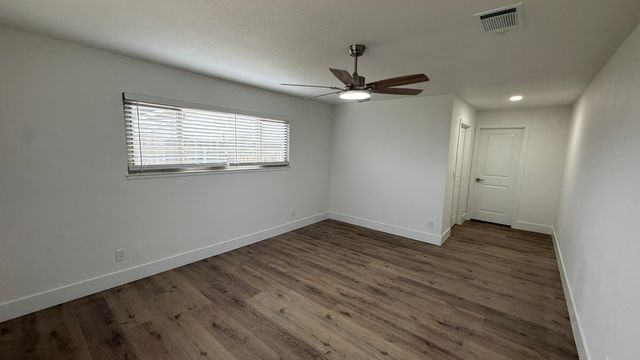 2329 Michael Circle, Hanford, CA 93230