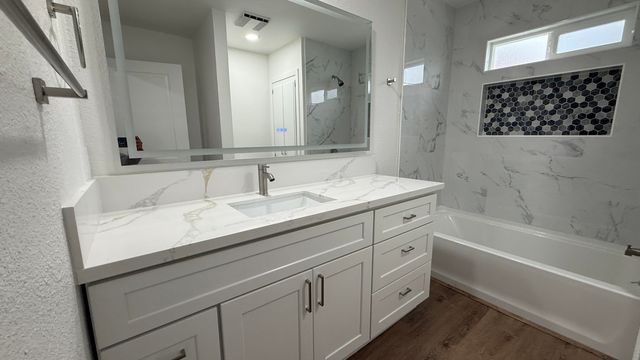 2329 Michael Circle, Hanford, CA 93230