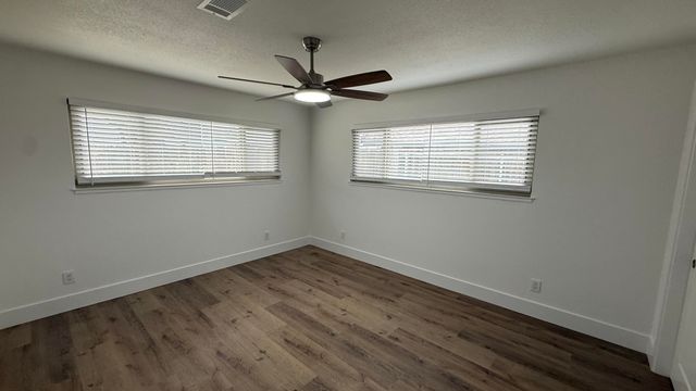 2329 Michael Circle, Hanford, CA 93230