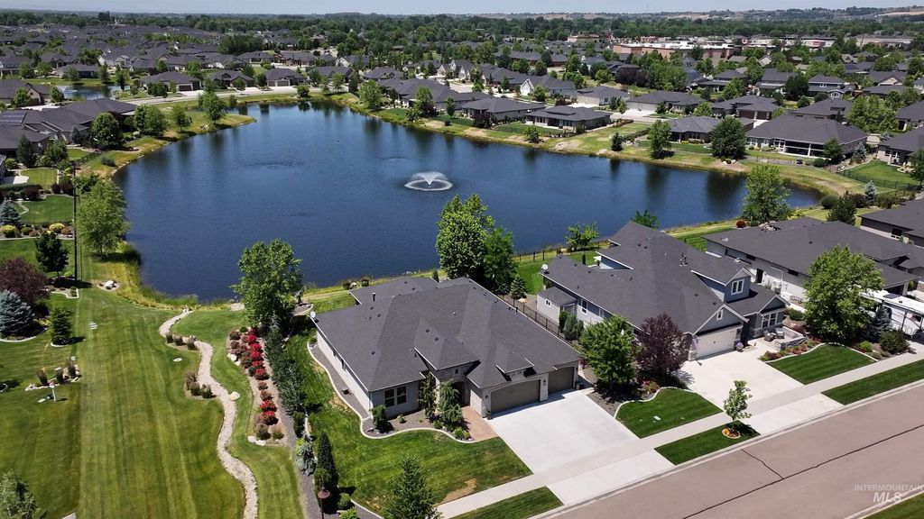 547 S Rivermist Ave, Star, ID 83669