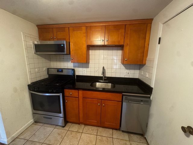 87R Madison St 2R, Malden, MA 02148