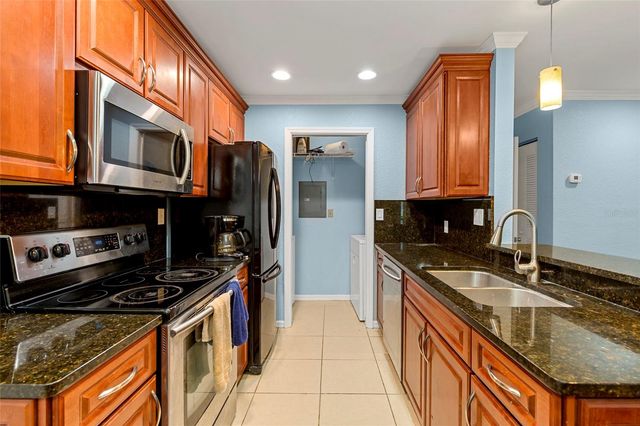 10265 GANDY BOULEVARD N 813, St Petersburg, FL 33702