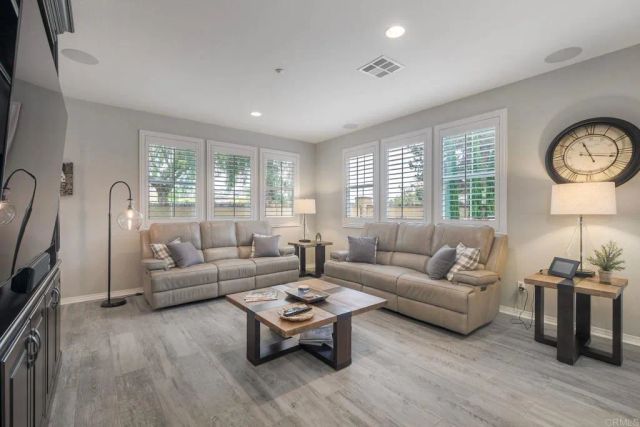 6989 Brass Place, Carlsbad, CA 92009