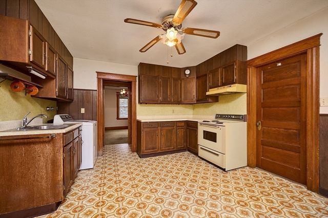 108 Parsons Street, Easthampton, MA 01027