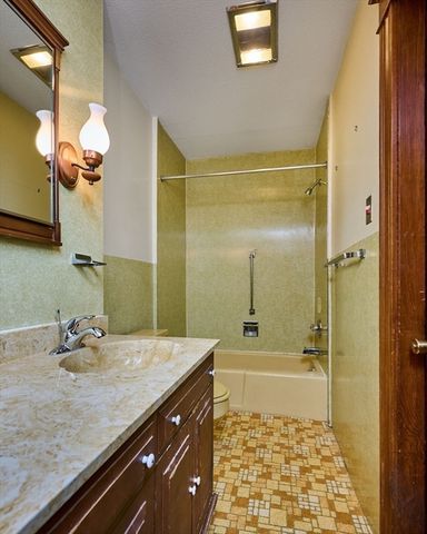 108 Parsons Street, Easthampton, MA 01027