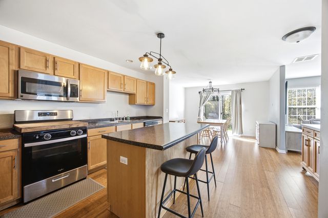 11020 Cape Cod Lane, Huntley, IL 60142