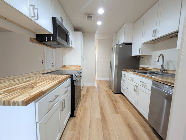 307 Cabeza Negra Drive SE, Rio Rancho, NM 87124