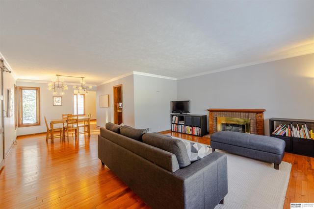 7811 Pierce Circle, Omaha, NE 68124