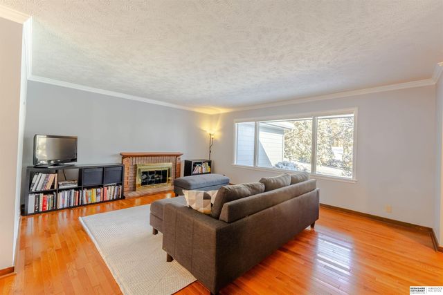 7811 Pierce Circle, Omaha, NE 68124