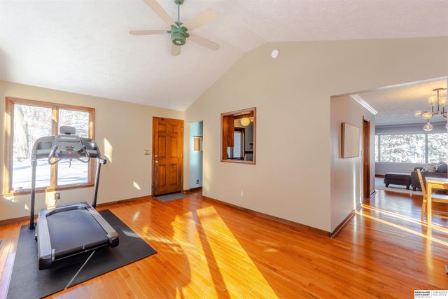 7811 Pierce Circle, Omaha, NE 68124