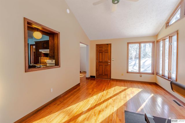 7811 Pierce Circle, Omaha, NE 68124