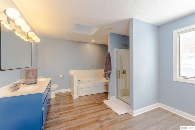 7811 Pierce Circle, Omaha, NE 68124