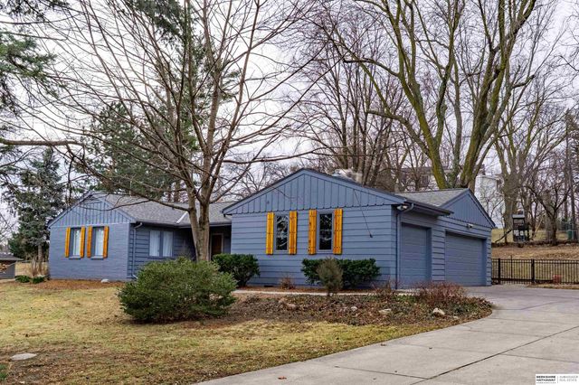 7811 Pierce Circle, Omaha, NE 68124