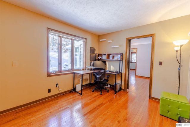 7811 Pierce Circle, Omaha, NE 68124