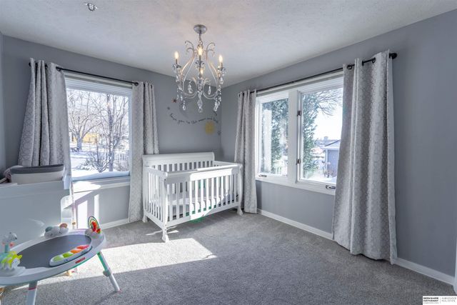 7811 Pierce Circle, Omaha, NE 68124