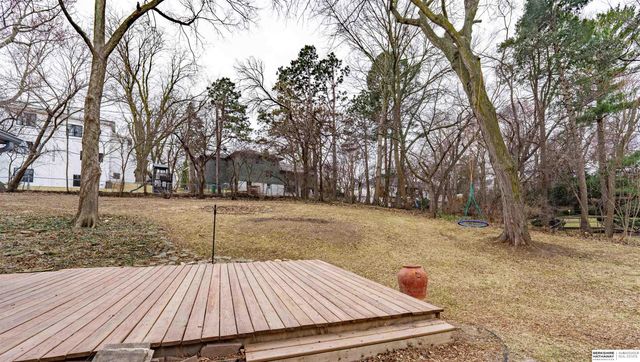 7811 Pierce Circle, Omaha, NE 68124