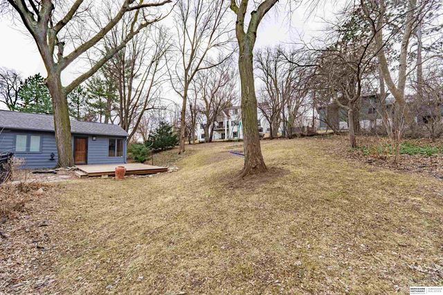 7811 Pierce Circle, Omaha, NE 68124