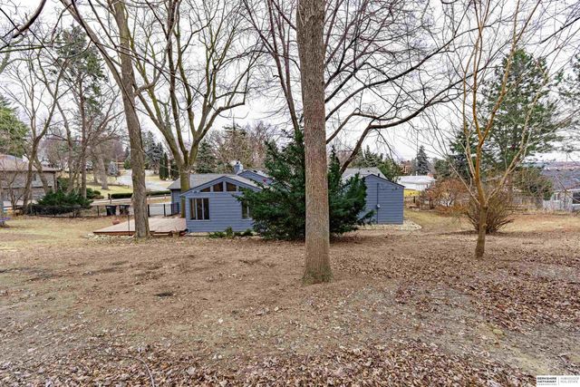 7811 Pierce Circle, Omaha, NE 68124