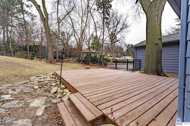 7811 Pierce Circle, Omaha, NE 68124