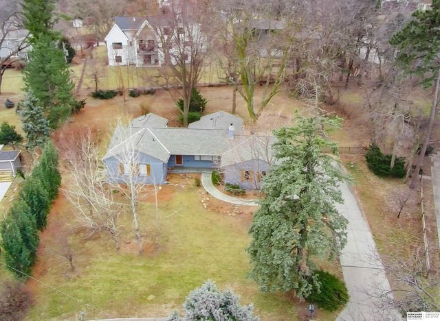 7811 Pierce Circle, Omaha, NE 68124