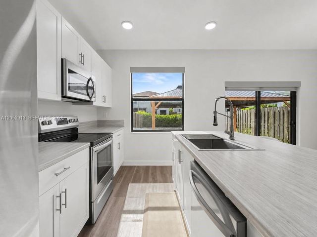 25545 SW 109th Ave, Homestead, FL 33032